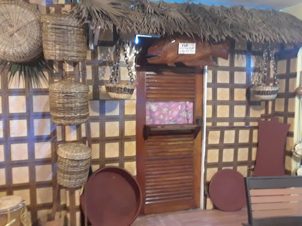 Black & White: Garifuna Restaurant and Bar