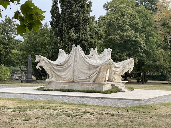 Fiumei Road Graveyard