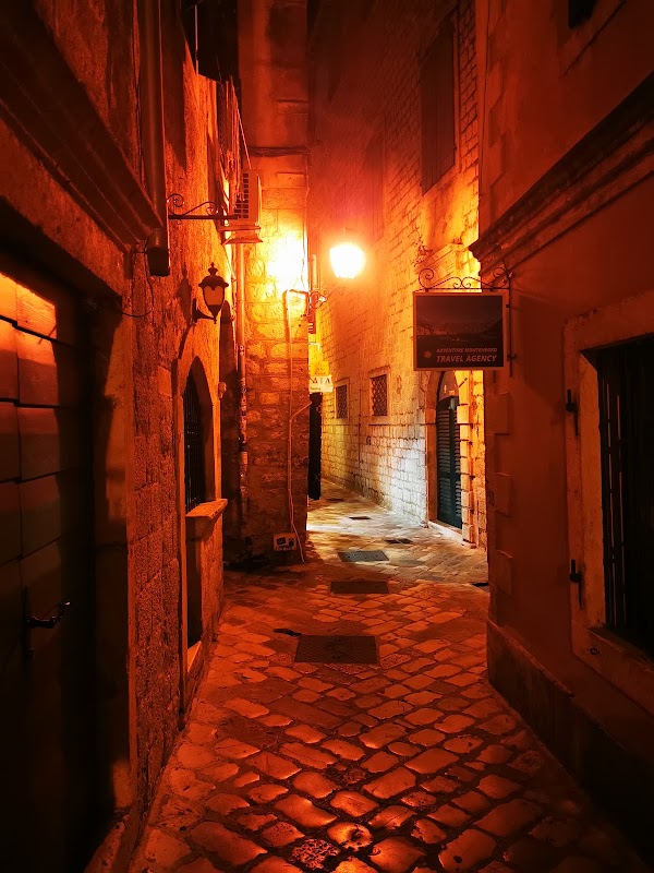 Square of the Arms 3