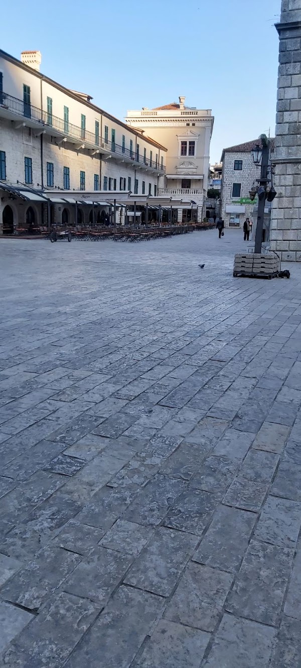 Square of the Arms 2