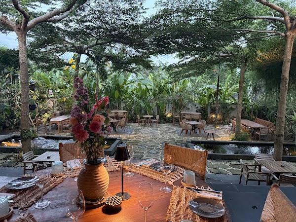 CHORA Mediterranean Restaurant & Bar 3