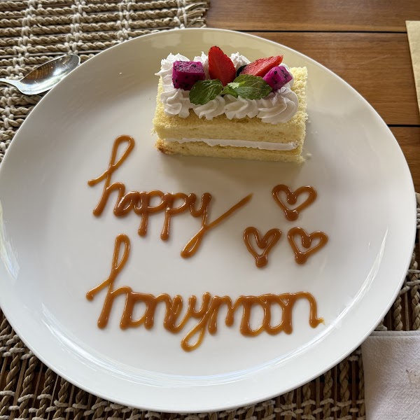 CHORA Mediterranean Restaurant & Bar 2