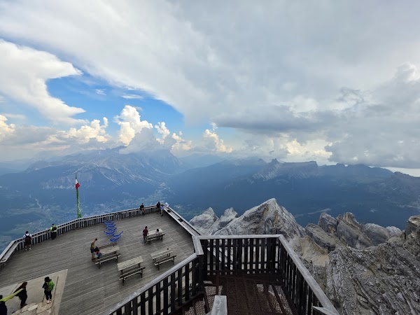 Cable car / Cablecar Tofana - Arrow in the sky