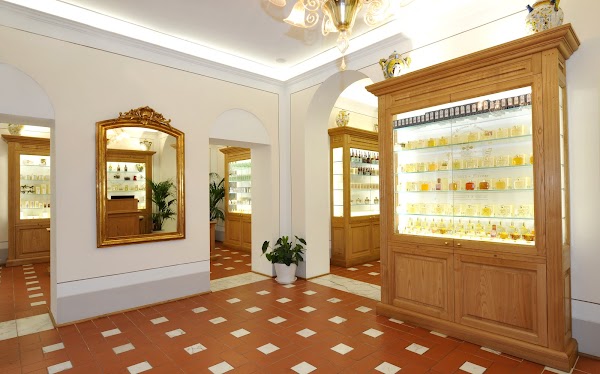 Officina Profumo Farmaceutica di Santa Maria Novella 5