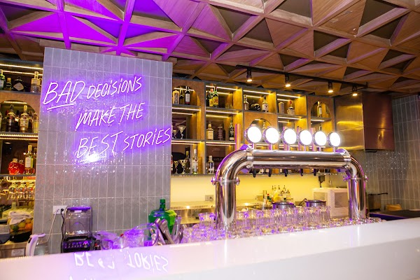 The Manhattan Bar 1