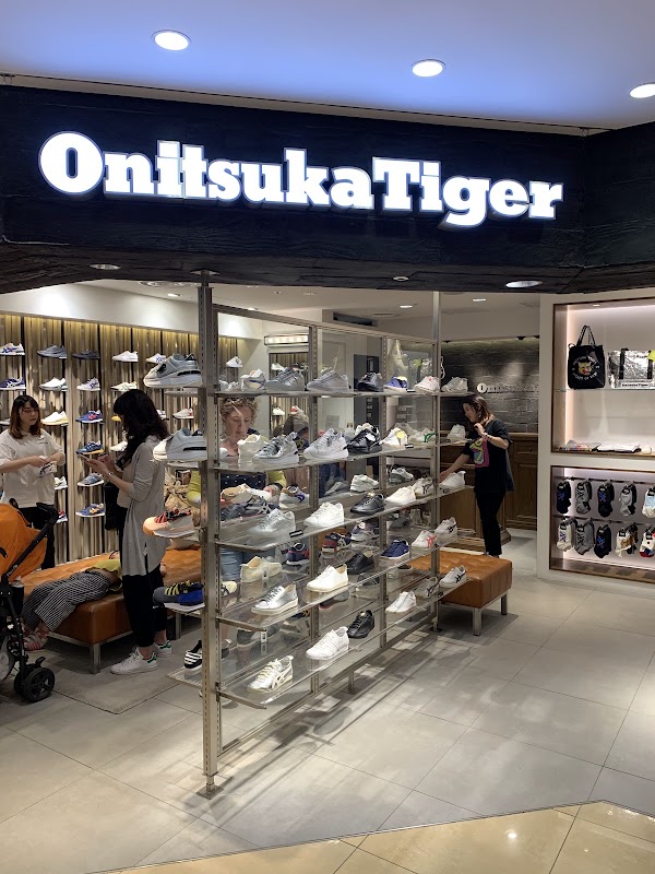 Onitsuka Tiger Shinjuku