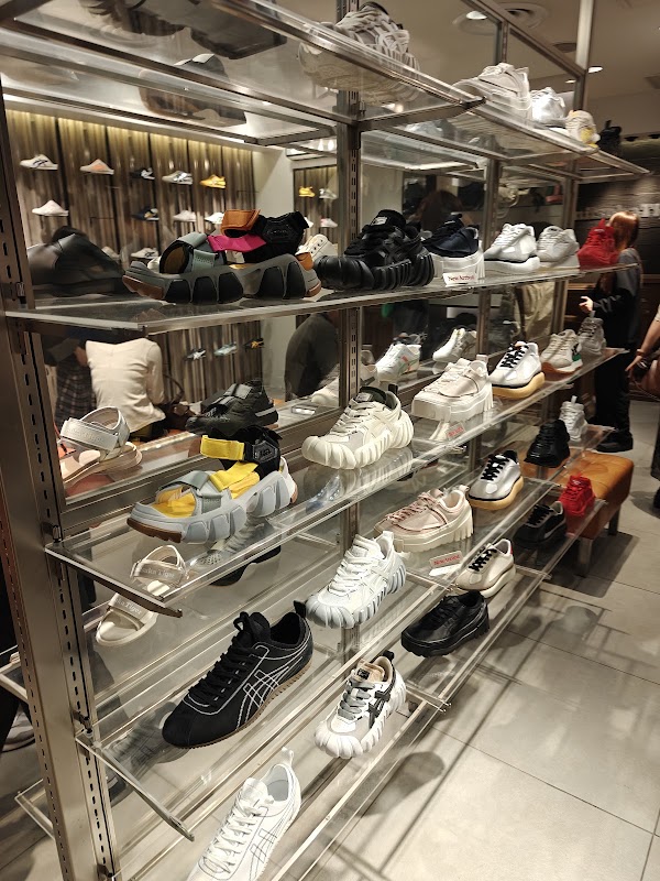 Onitsuka Tiger Shinjuku 5