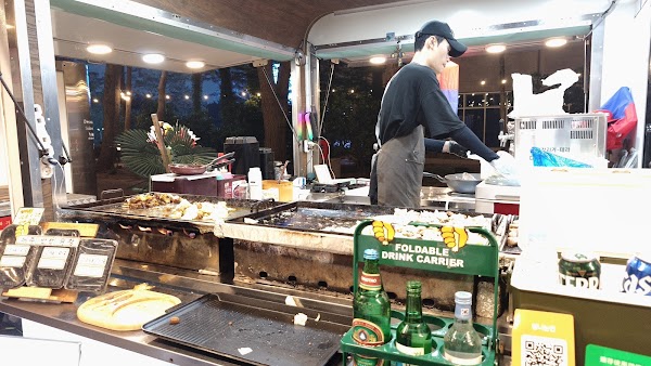 Arboretum Night Market 4