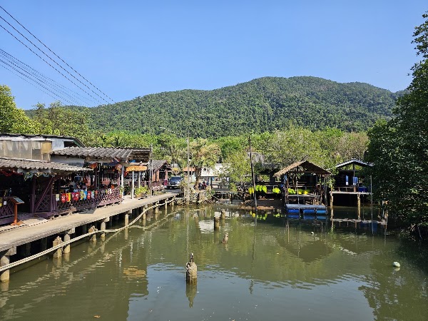 Salak Khok Boat Tour
