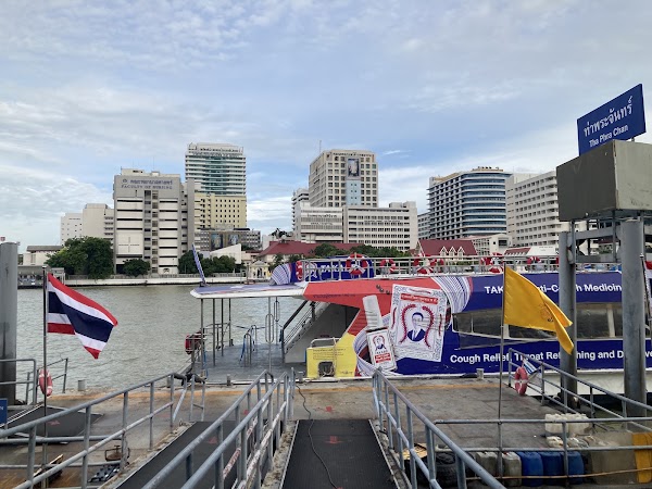 Tha Phra Chan 5