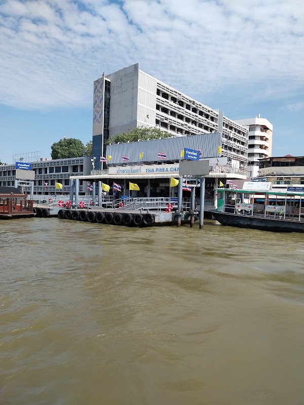 Tha Phra Chan 2