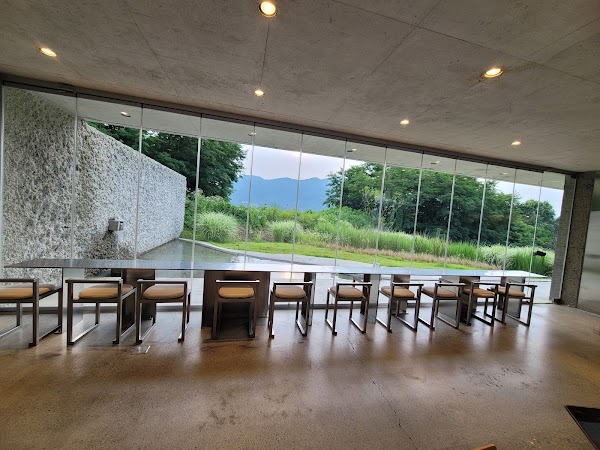 CONCRETEWALL café 2