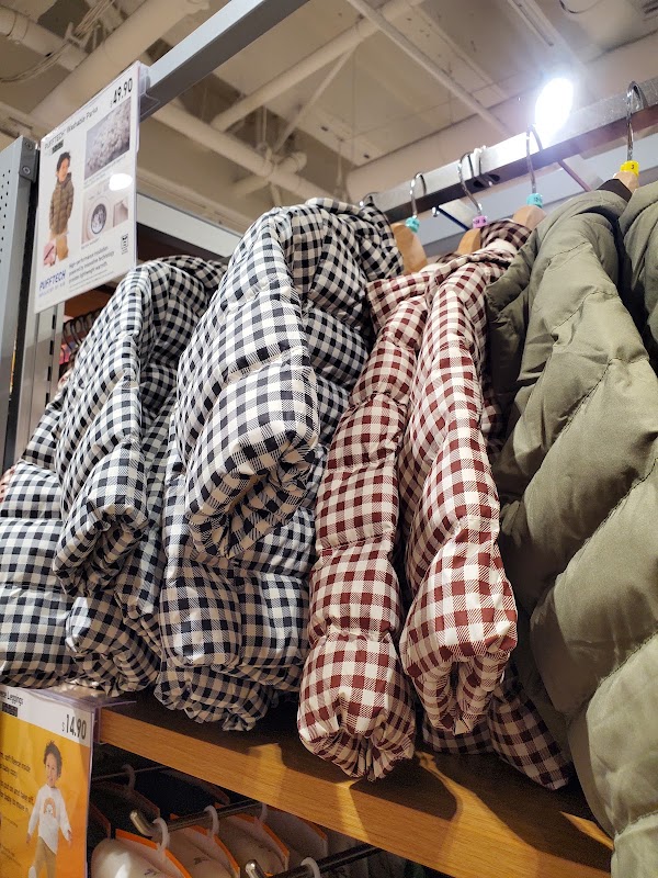 UNIQLO CF Fairview Mall 4