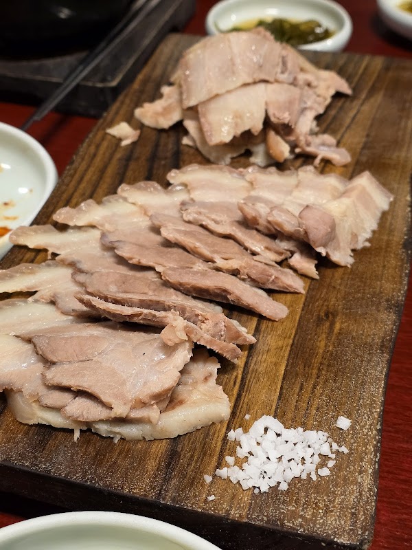 엄용백돼지국밥 본점 2