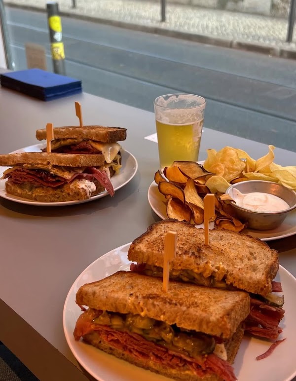 Let’s Pastrami | Sandwiches and wine in Lisbon 5