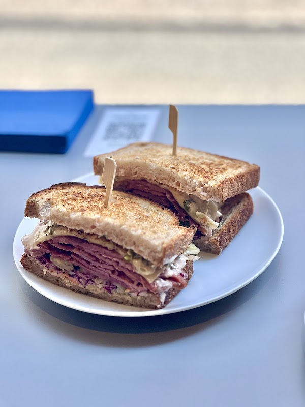 Let’s Pastrami | Sandwiches and wine in Lisbon 4