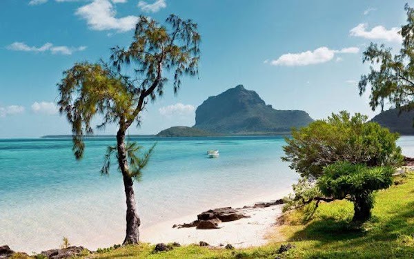 Le Morne Public Beach 4