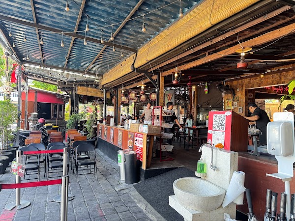 Naughty Nuri's Warung Seminyak 5