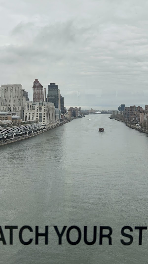 Roosevelt island tram 2