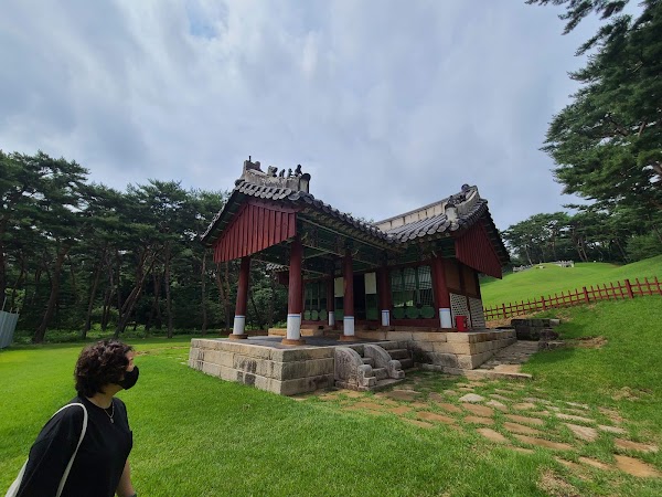 Sareung Royal Tomb (Tomb of Queen Jeongsun of King Danjong) 5