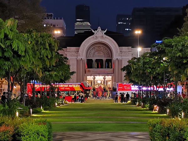 Statue of Ho Chi Minh 2