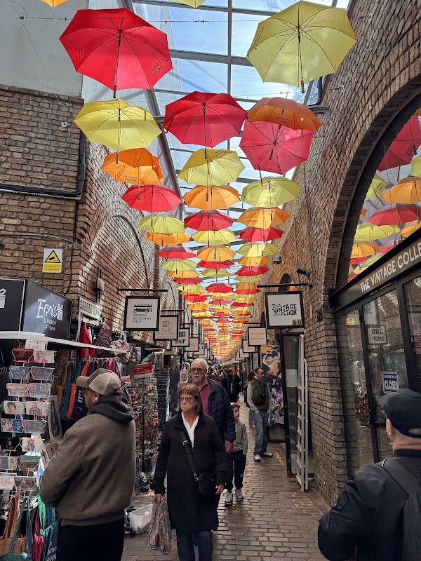 Umbrella Alley