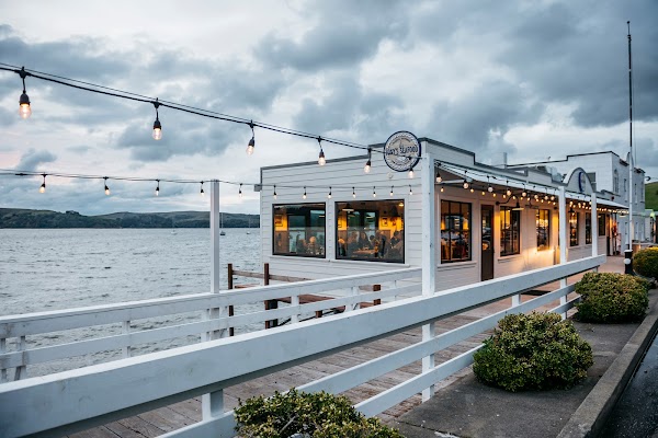 Tony's Seafood Restaurant 3