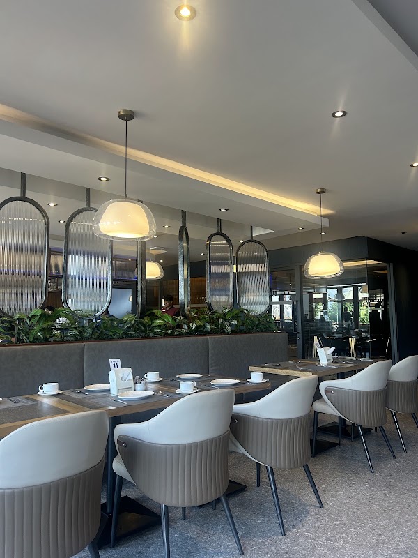 Blue Dragon Cafe & Beach Club Pattaya 2