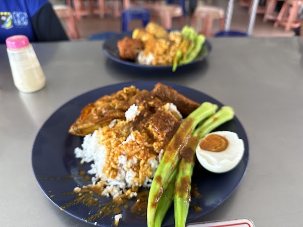 Nasi Kandar Pokok Ceri • Kedai Makan Ceri 5