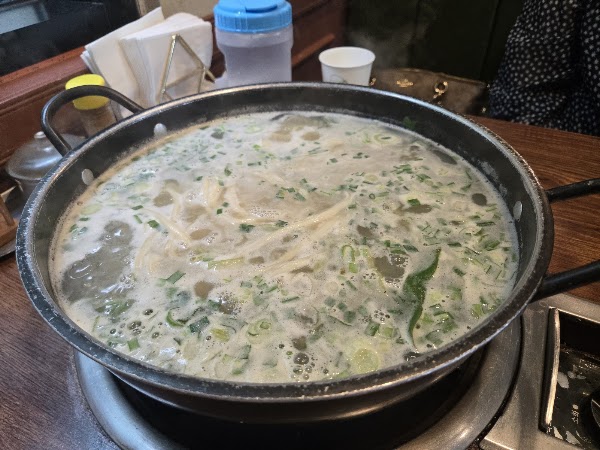 포도밭할머니손칼국수 3