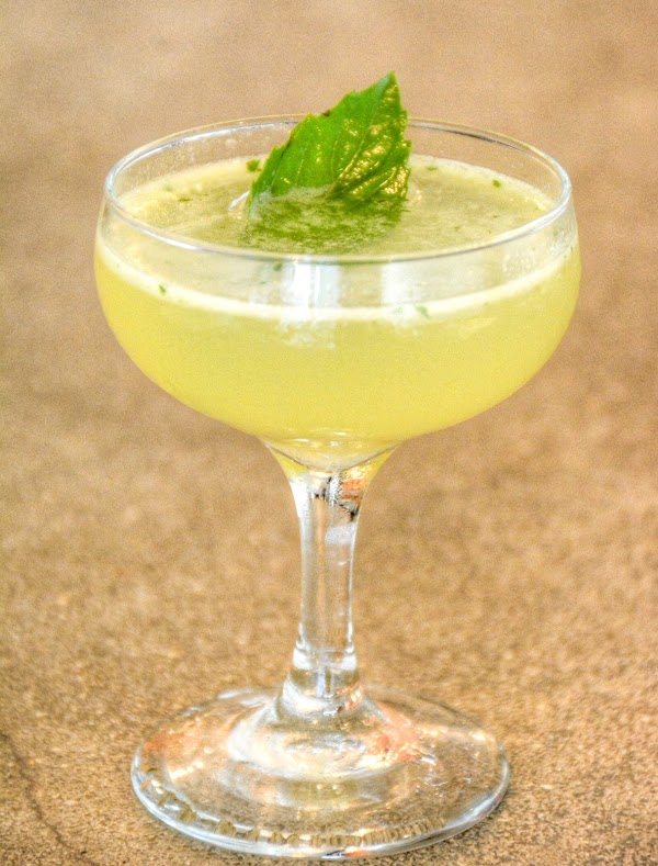 Basil Thai Restaurant & Bar 6