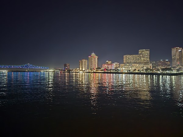 Paddlewheeler Creole Queen 4