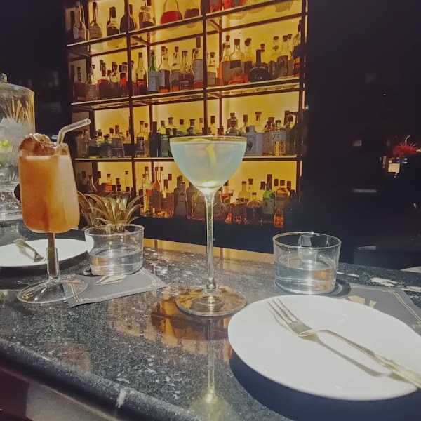 Valentyne Restaurant & Club 3