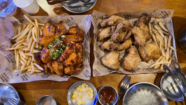 Noonaholdak Hongdae - Oven Baked Chicken and Beer 4