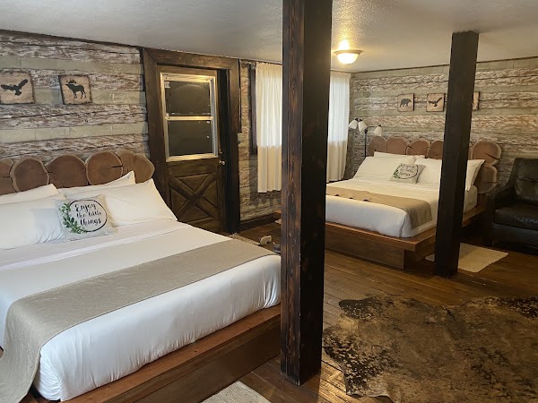 Paradise Village Hotel & Restaurant 5