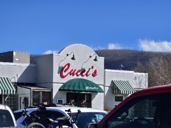 Cucci's Pizzeria 1