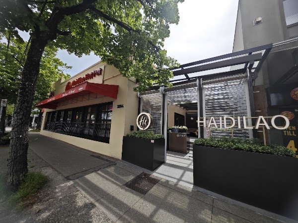 Haidilao Hot Pot West Broadway - 海底捞火锅 1