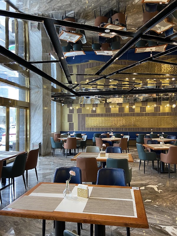 VOYAGE INTERNATIONAL HOTEL 4