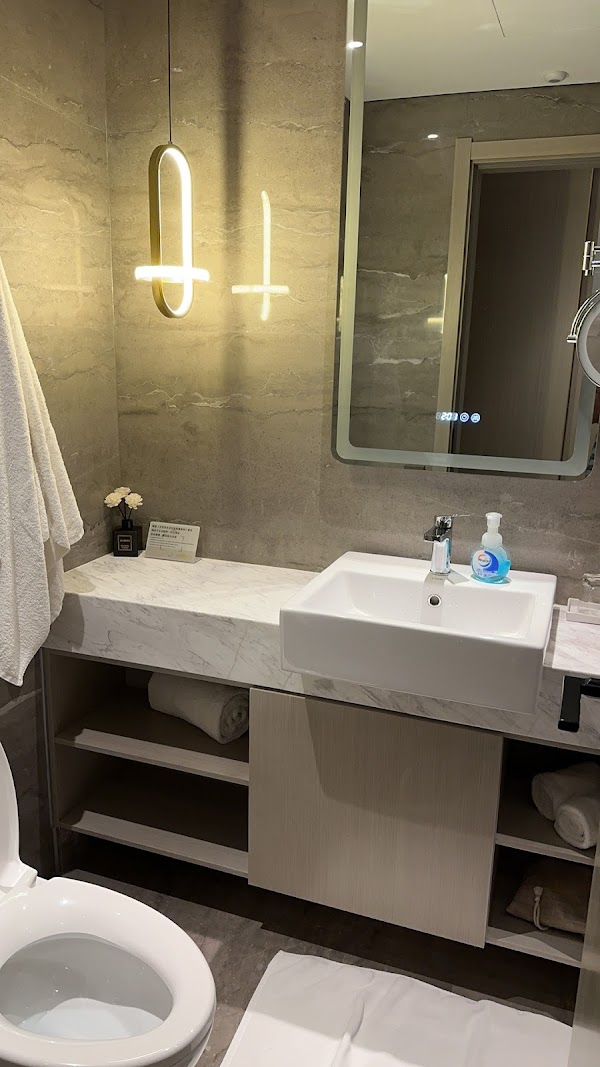 VOYAGE INTERNATIONAL HOTEL 3