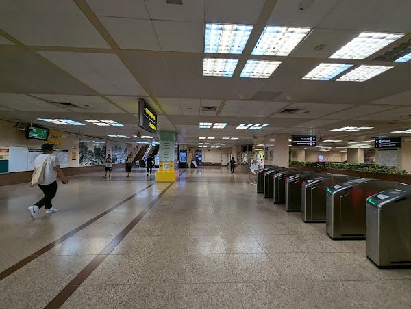 Raffles Place MRT station
