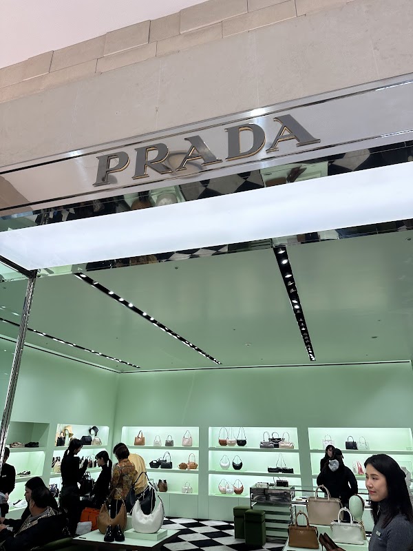 Prada Korea Seoul Shinsegae Main Uomo