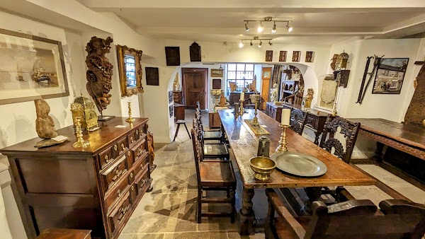 Dauphin Antiques 1
