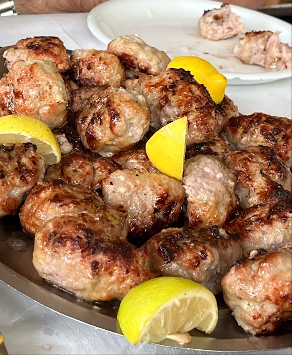 ΤΑΚΗΣ (TAKIS) STEAKHOUSE 1