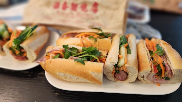 Banh Mi Nguyen Huong 5