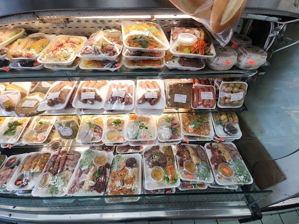Banh Mi Nguyen Huong 2