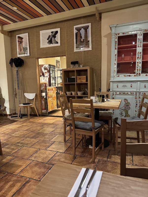 Le due torri italian restaurant bar and shop 6