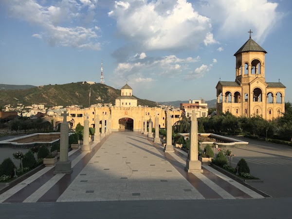 Holy Trinity Cathedral of Tbilisi 3
