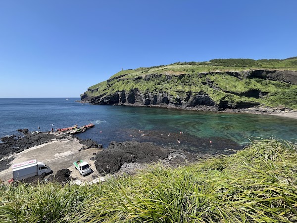 Black Sand Beach 1