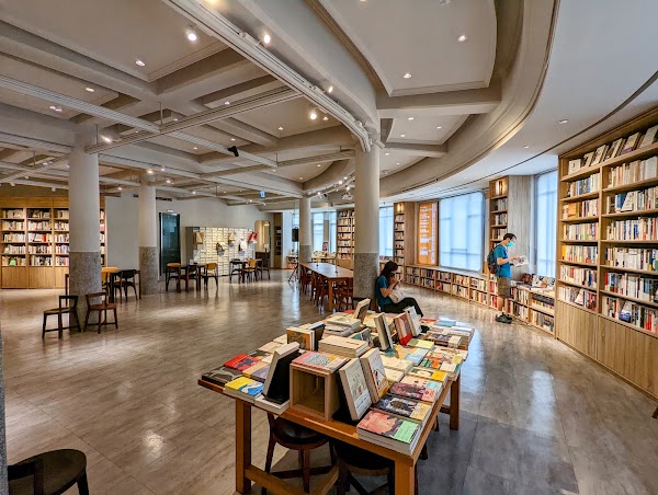 Central Bookstore 4