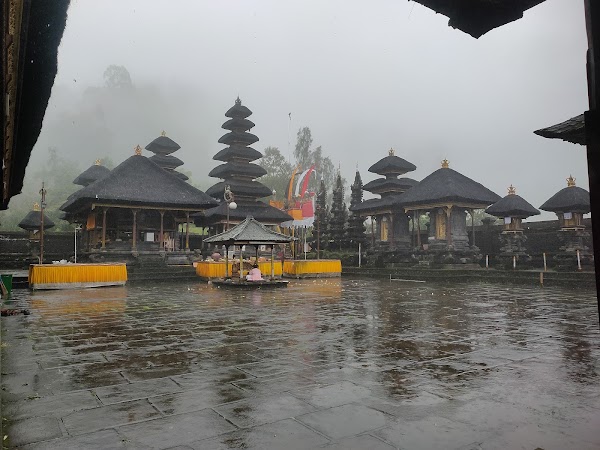 Pura Pasar Agung Sebudi Giri Tohlangkir